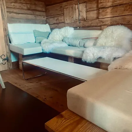 From Centuries Ago 度假居 *